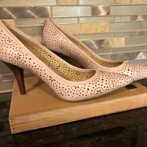 MK MICHAEL Blush Pink Leather Cutout Size 8
